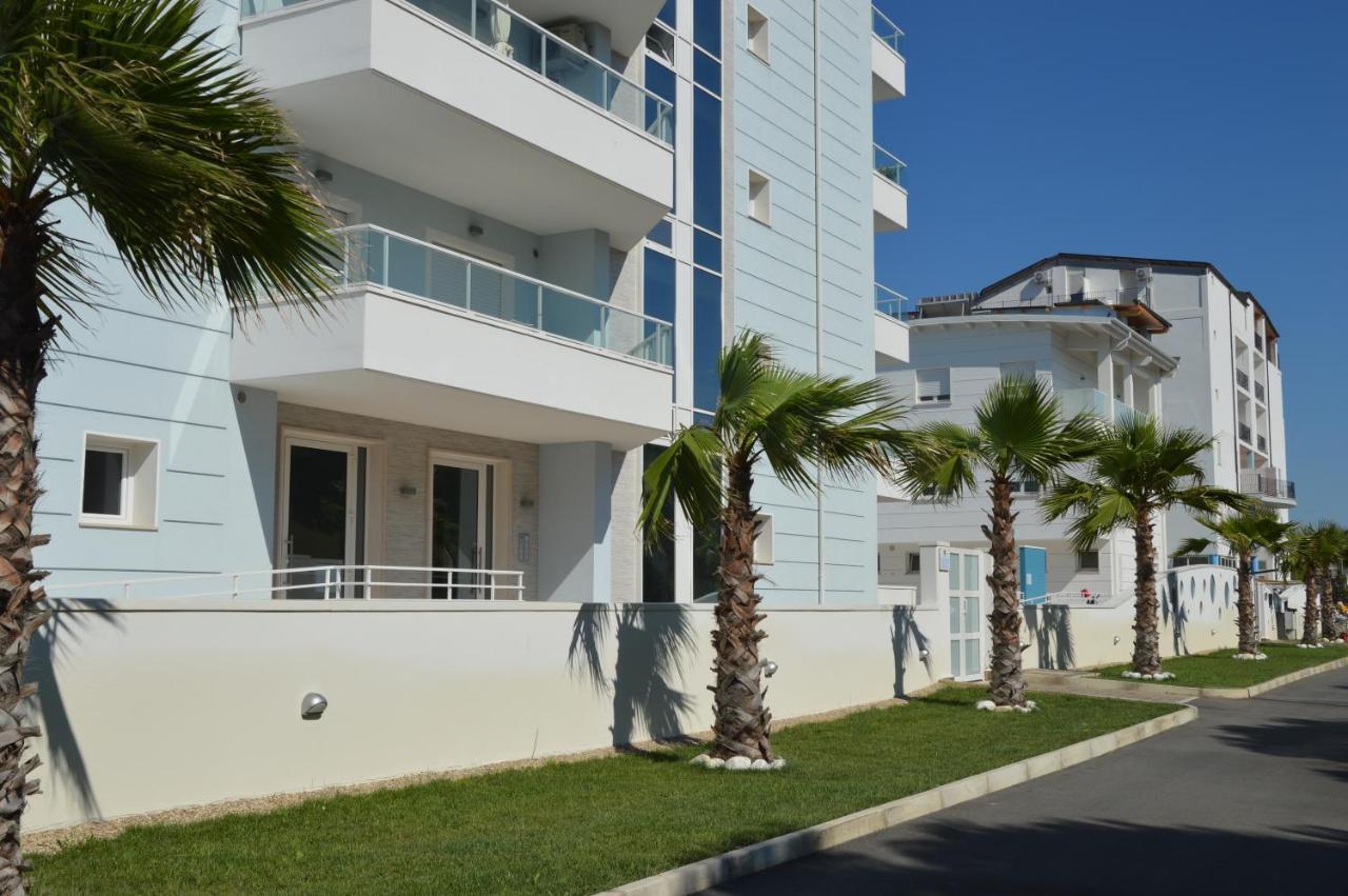 Case Vacanze Blue Bay Resort Roseto Degli Abruzzi Exterior photo