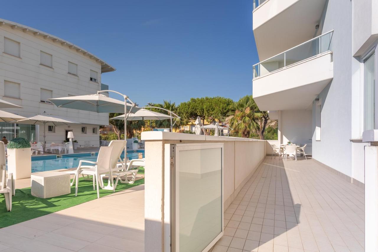 Case Vacanze Blue Bay Resort Roseto Degli Abruzzi Exterior photo