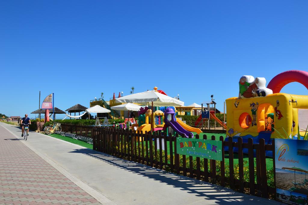 Case Vacanze Blue Bay Resort Roseto Degli Abruzzi Exterior photo