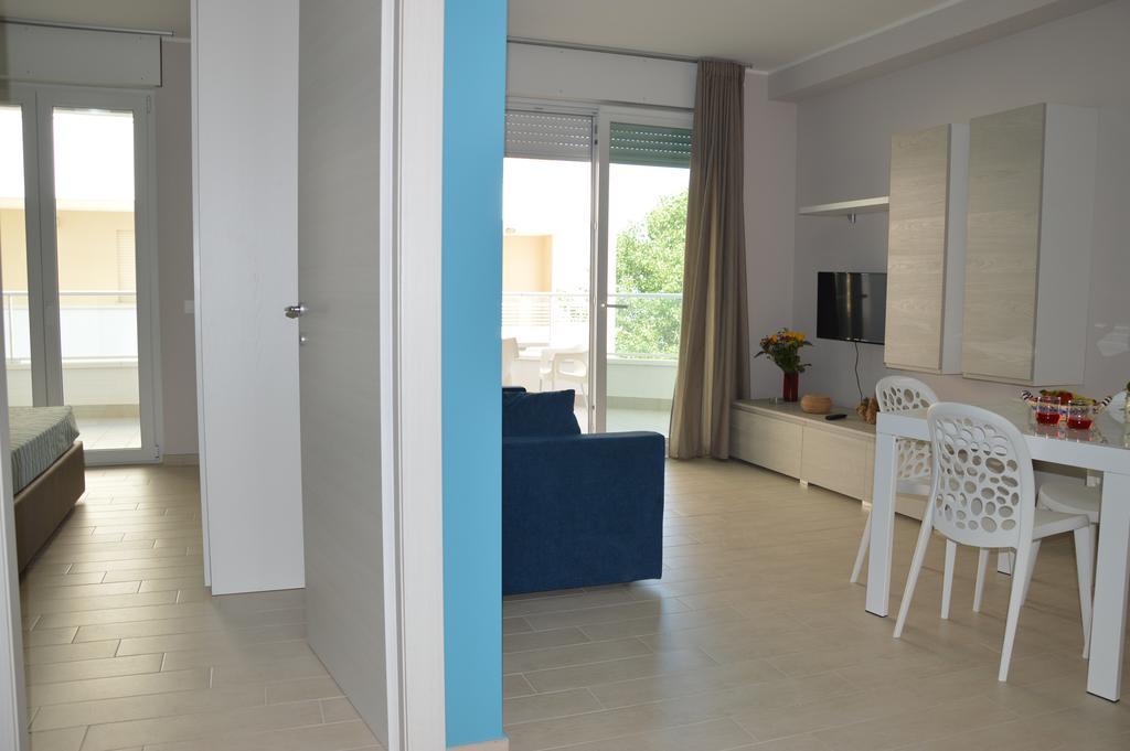 Case Vacanze Blue Bay Resort Roseto Degli Abruzzi Room photo