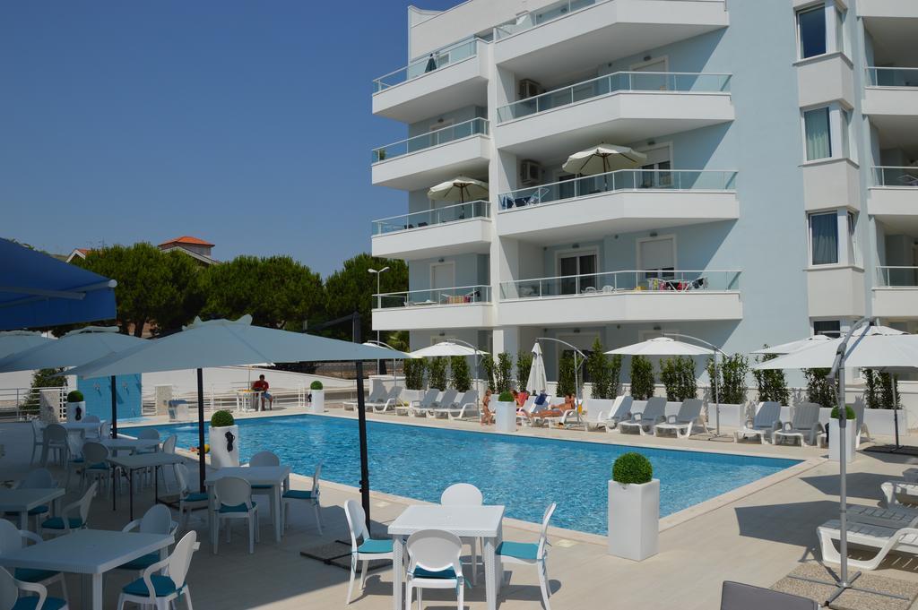 Case Vacanze Blue Bay Resort Roseto Degli Abruzzi Exterior photo